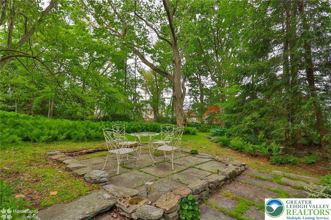 616 2nd Street Property Photo 8
