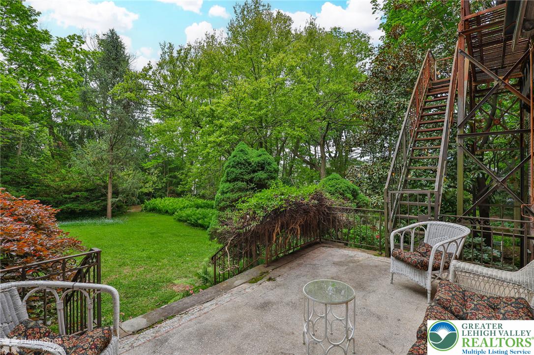 616 2nd Street Property Photo 9