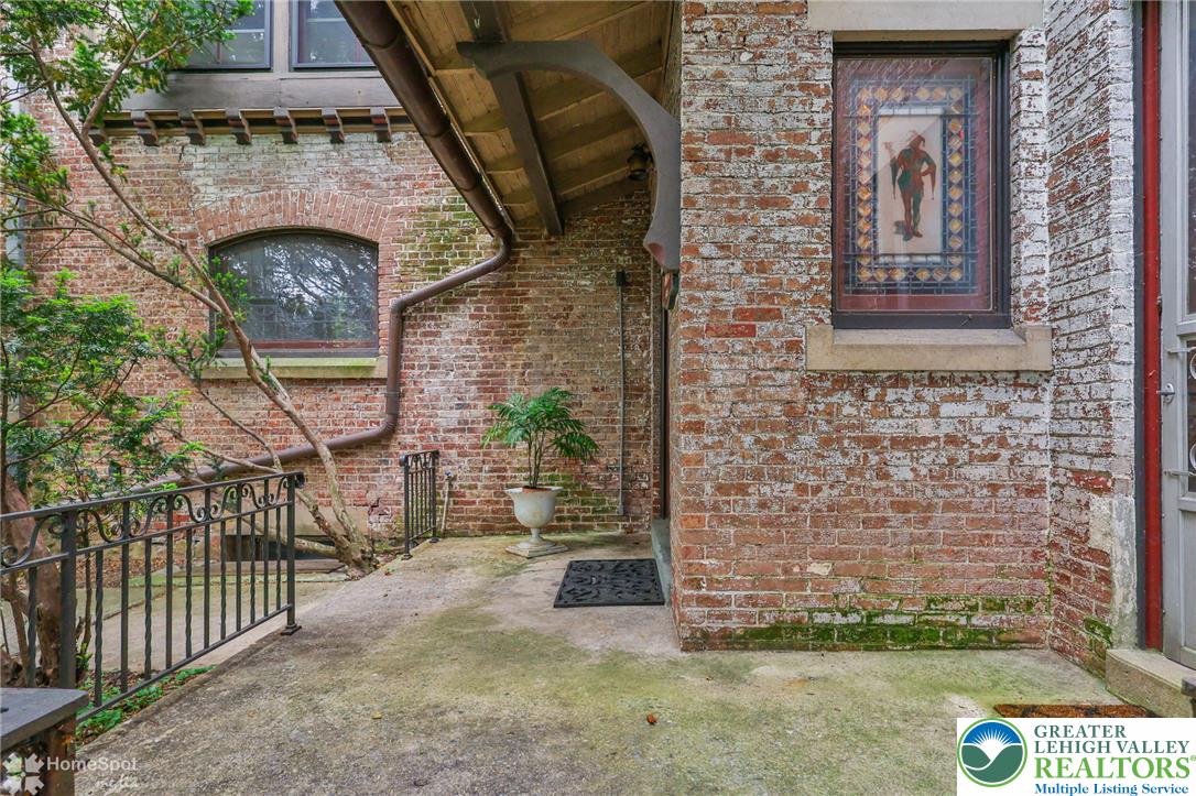 616 2nd Street Property Photo 11