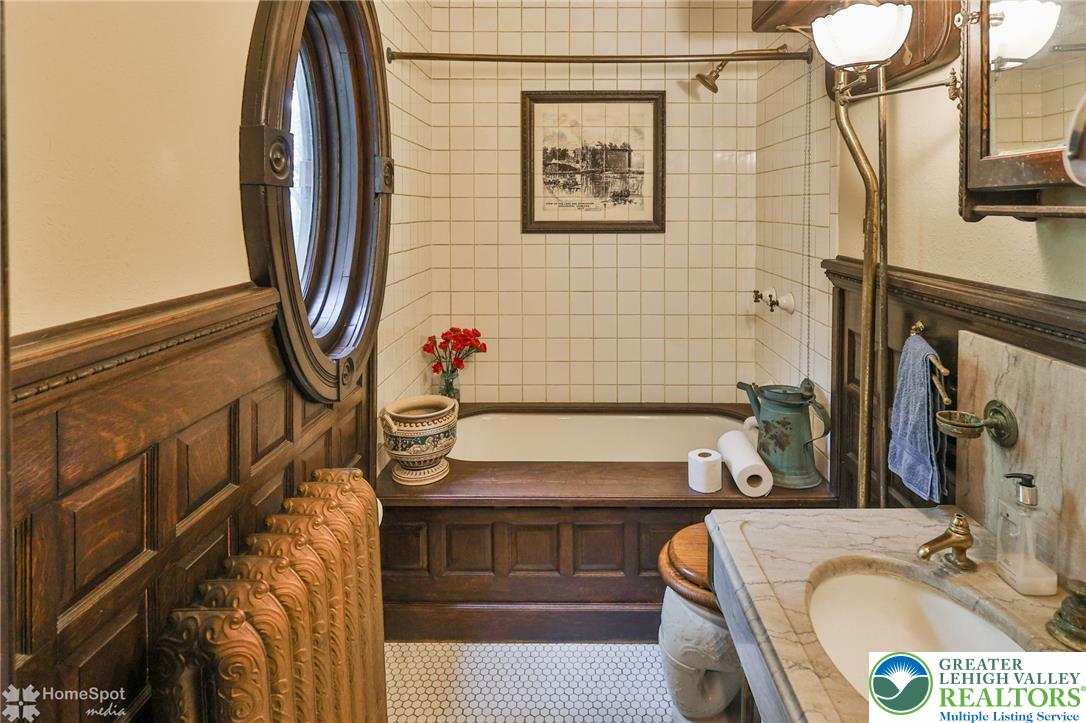 616 2nd Street Property Photo 32