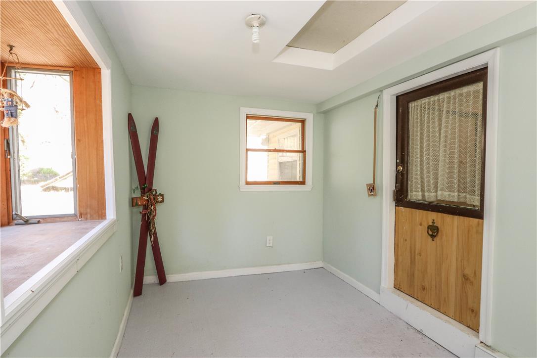 107 Royal Lane Property Photo 3