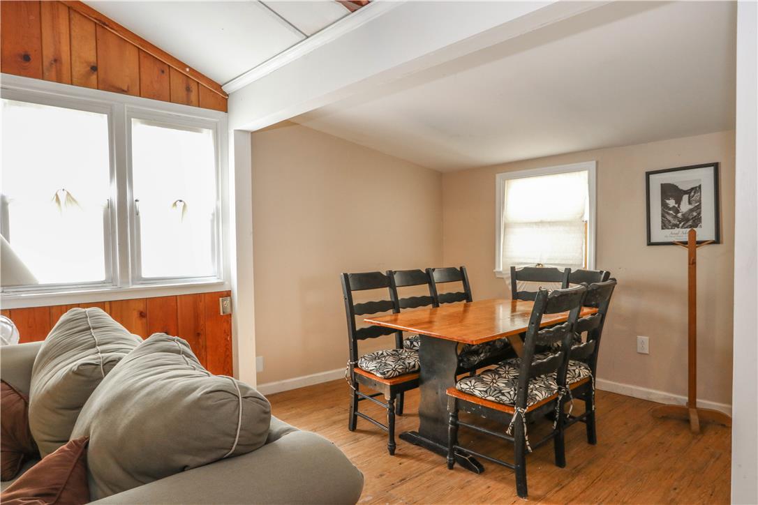 107 Royal Lane Property Photo 8