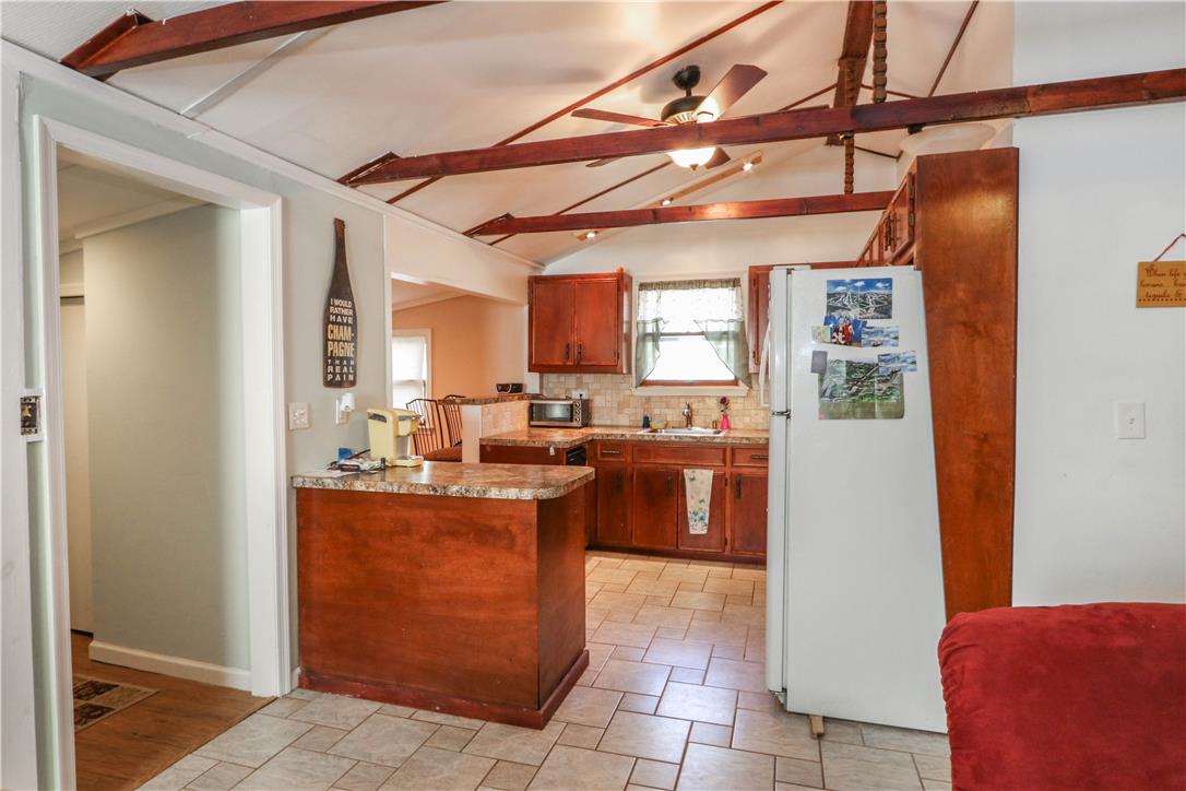 107 Royal Lane Property Photo 10