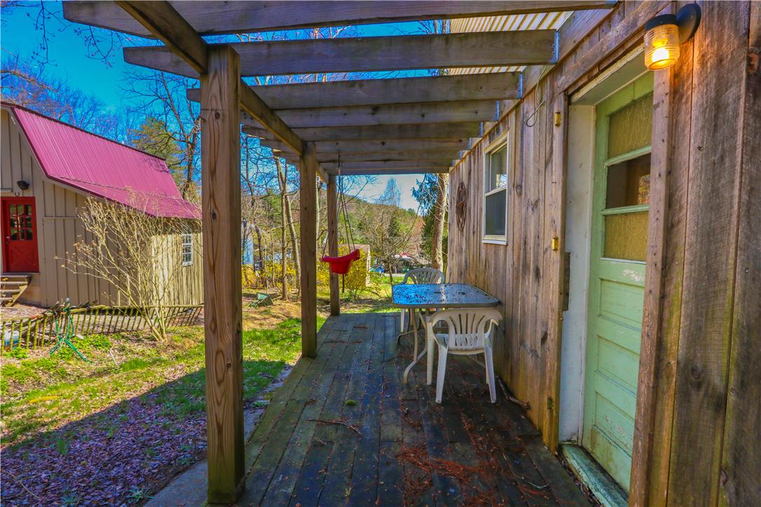 107 Royal Lane Property Photo 29