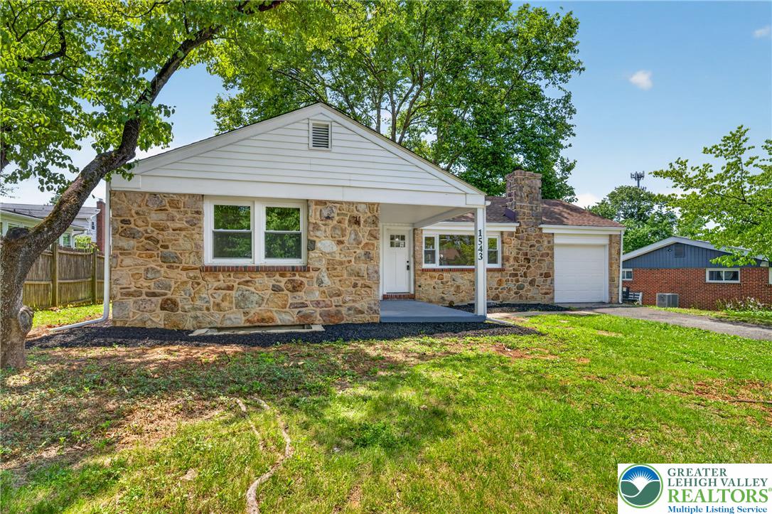 1543 Eaton Avenue Property Photo 3