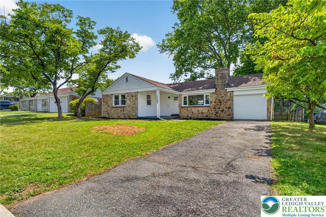 1543 Eaton Avenue Property Photo 4