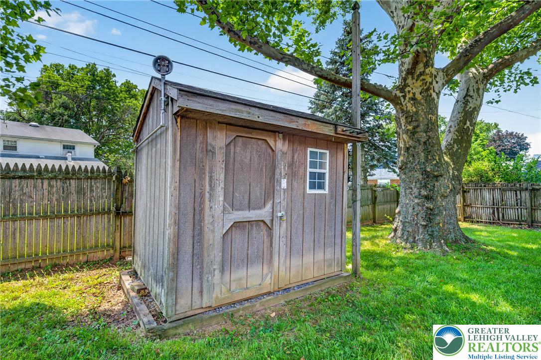1543 Eaton Avenue Property Photo 42