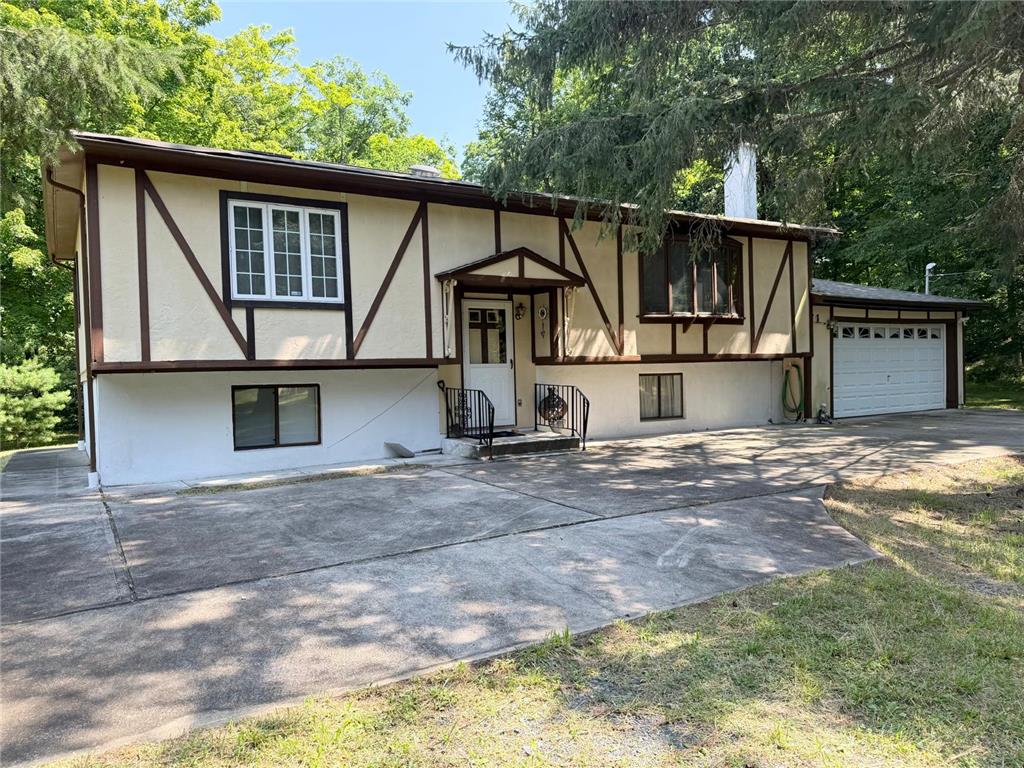 1108 Mink Court Property Photo 2