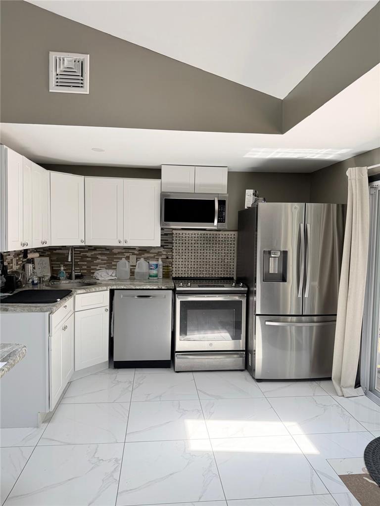 1108 Mink Court Property Photo 4