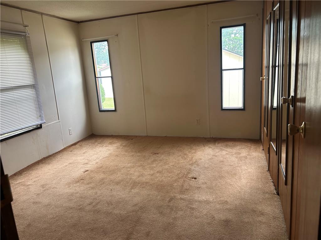 19 Liberty Lane Property Photo 6