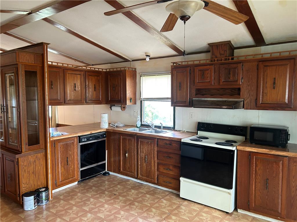 19 Liberty Lane Property Photo 9