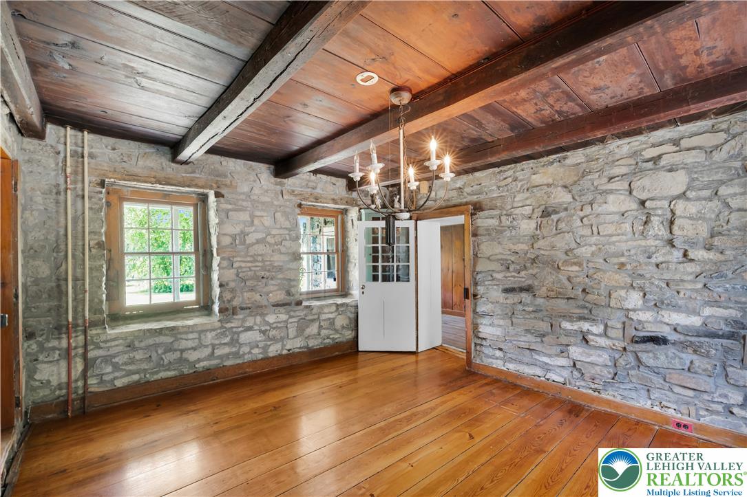 1350 Old Plains Road Property Photo 8