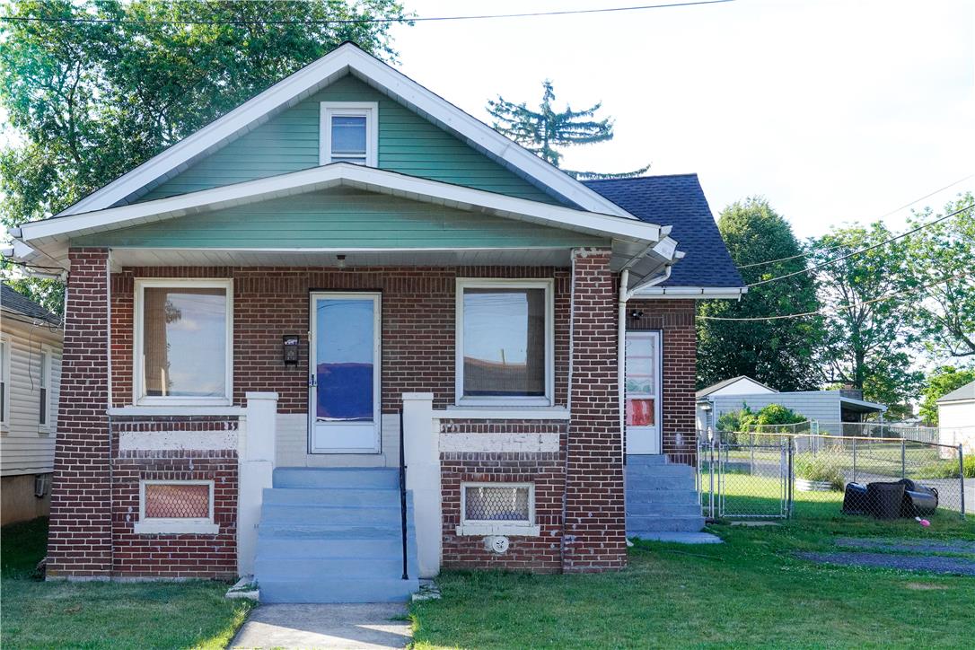 870 Chestnut Street Property Photo 1