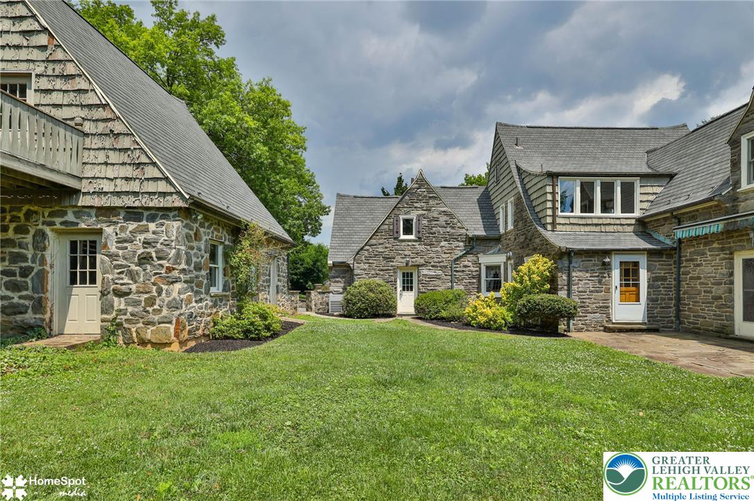 2835 Parkway Boulevard Property Photo 10