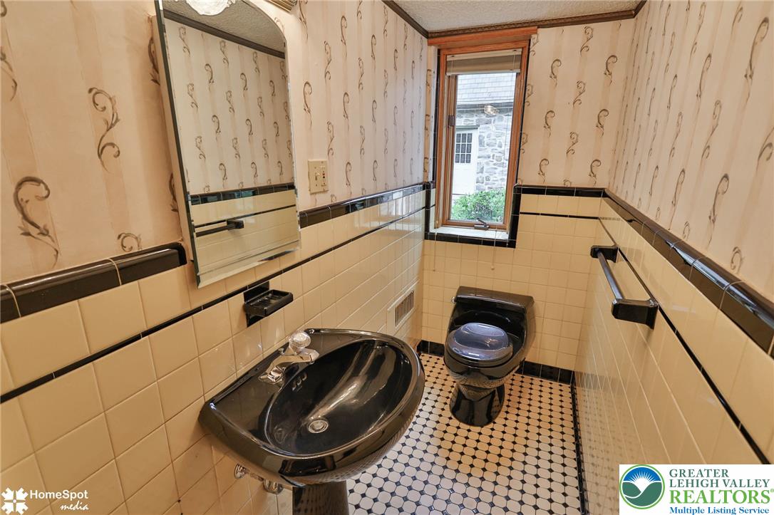 2835 Parkway Boulevard Property Photo 40