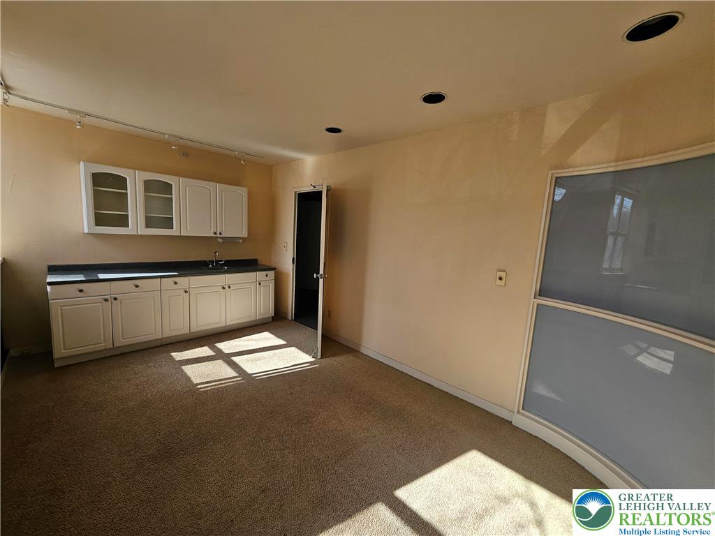 1600 Lehigh Parkway East Property Photo 11
