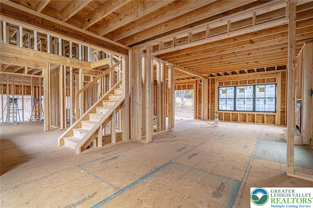 Woods Crossing Property Photo 11
