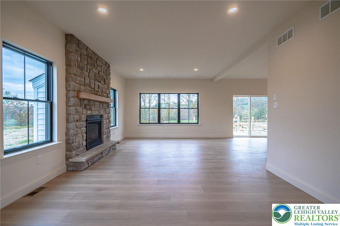 Woods Crossing Property Photo 38
