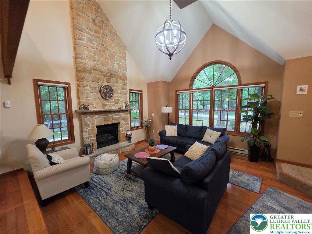 211 Murphy Circle Property Photo 4
