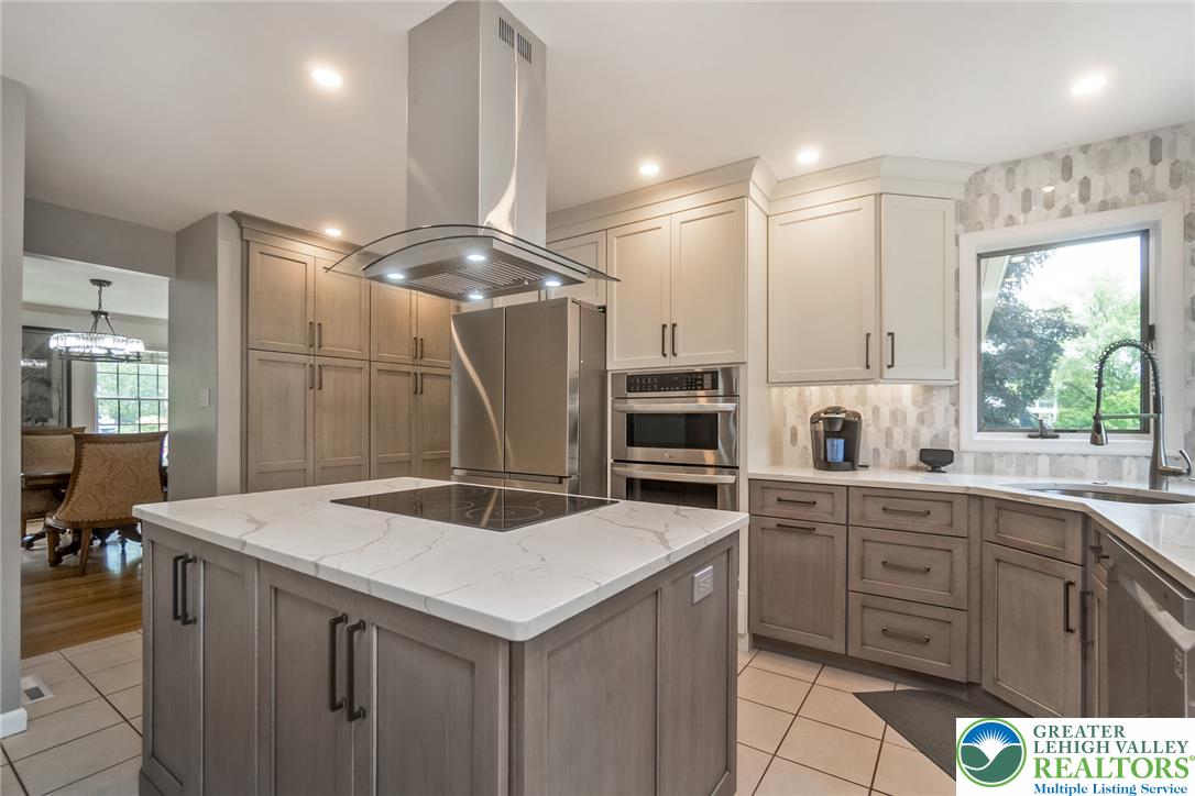 2165 Beechwood Street Property Photo 8