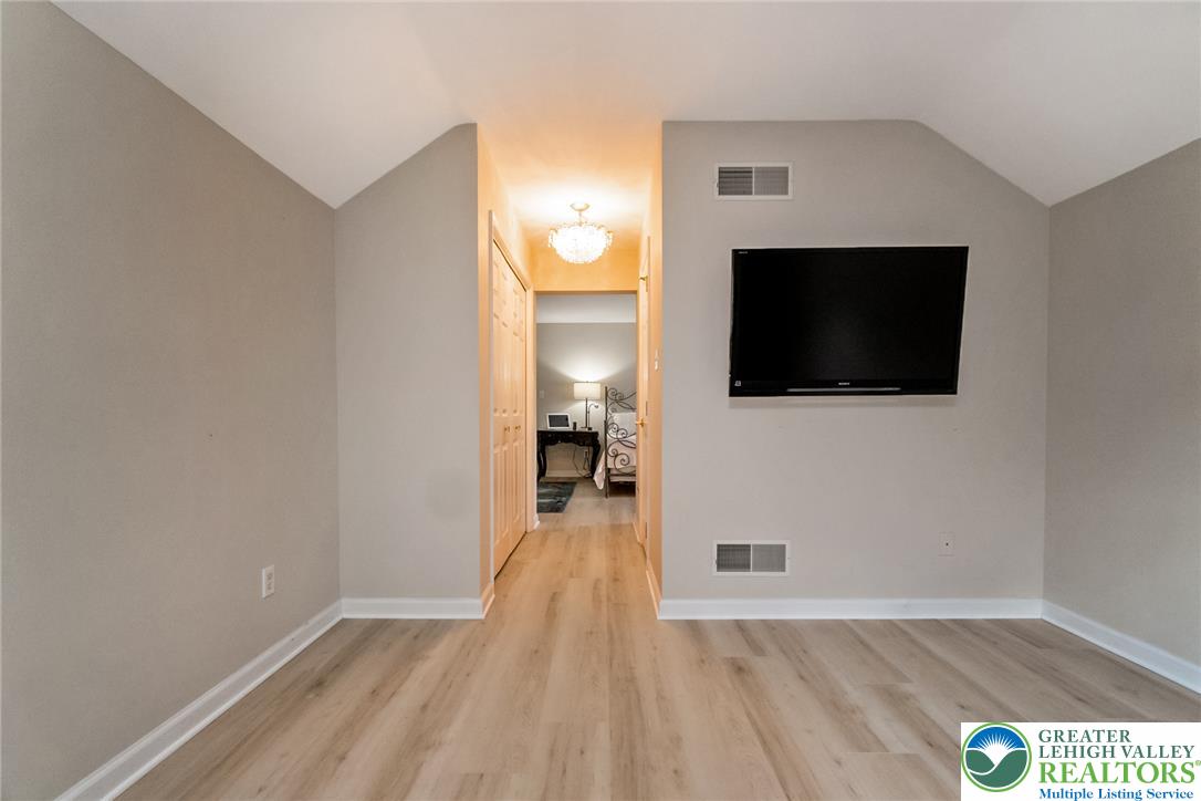 2165 Beechwood Street Property Photo 25
