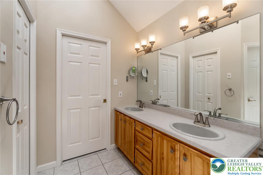 2165 Beechwood Street Property Photo 27