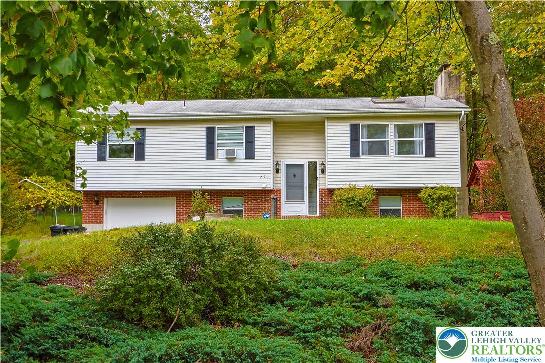 271 North Shore Drive Property Photo 2