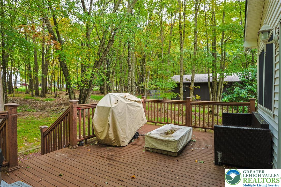 271 North Shore Drive Property Photo 32