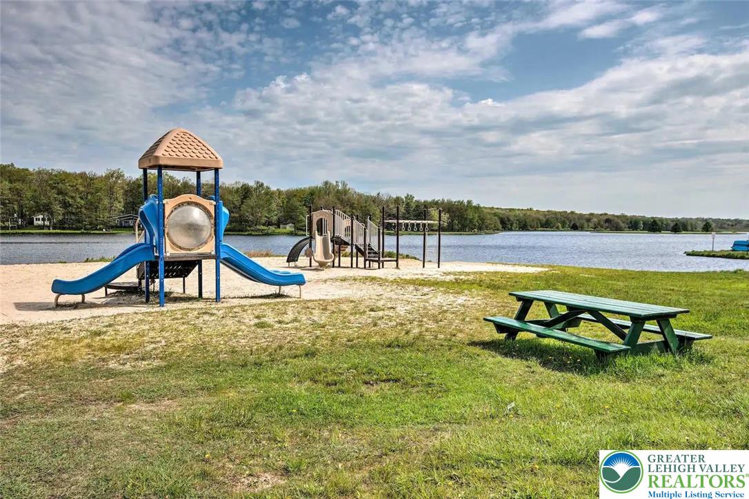 271 North Shore Drive Property Photo 45