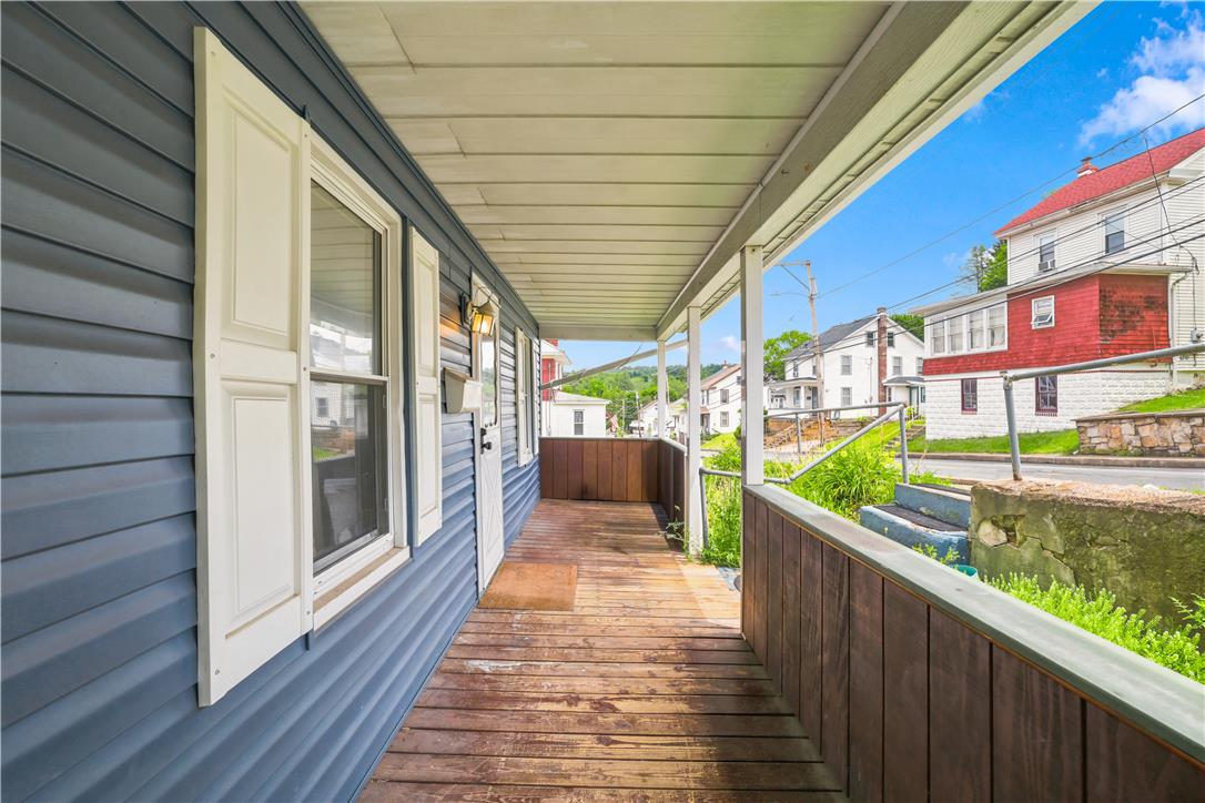 242 Hudsondale Street Property Photo 1
