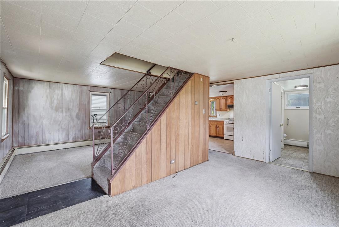 242 Hudsondale Street Property Photo 2