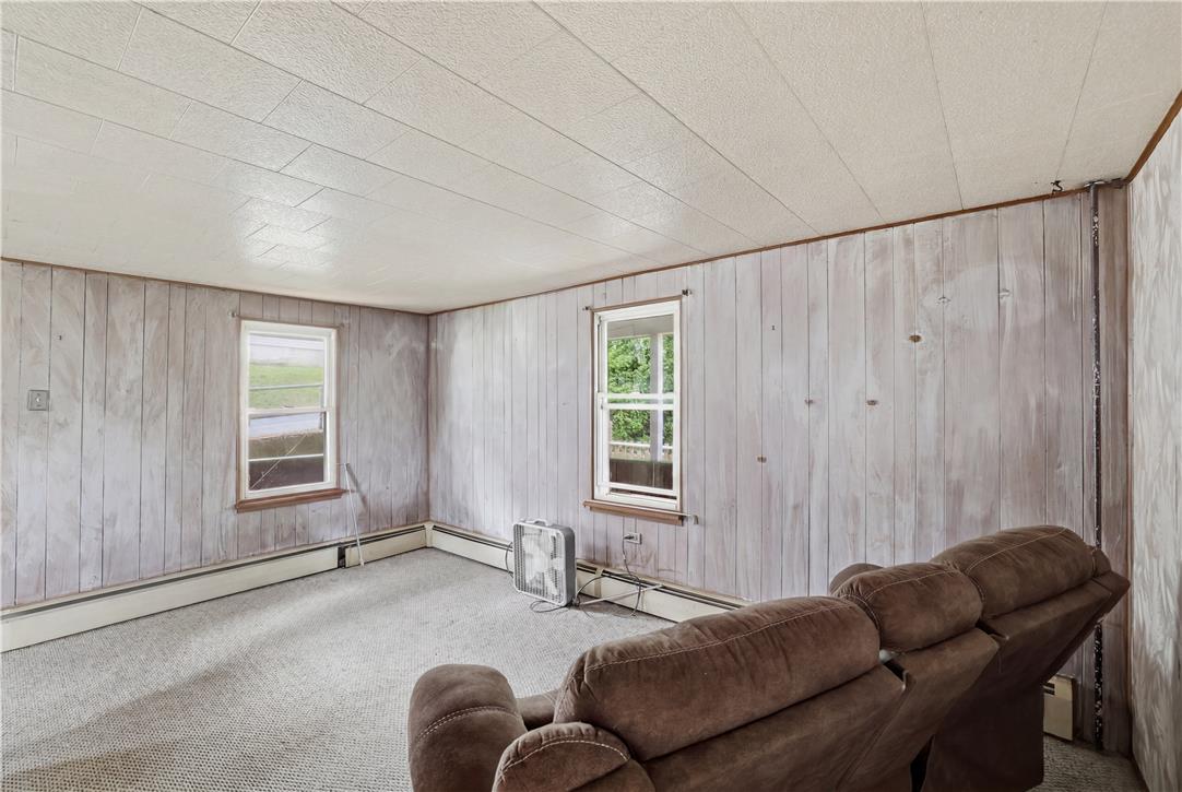 242 Hudsondale Street Property Photo 4