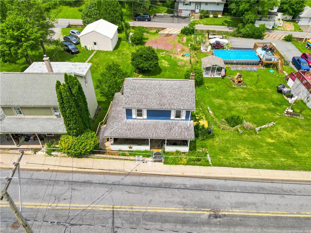 242 Hudsondale Street Property Photo 8