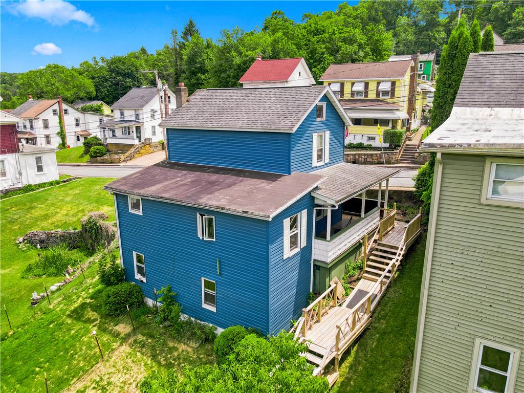 242 Hudsondale Street Property Photo 10