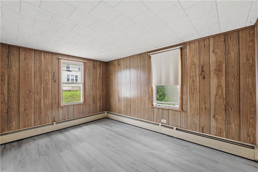 242 Hudsondale Street Property Photo 18