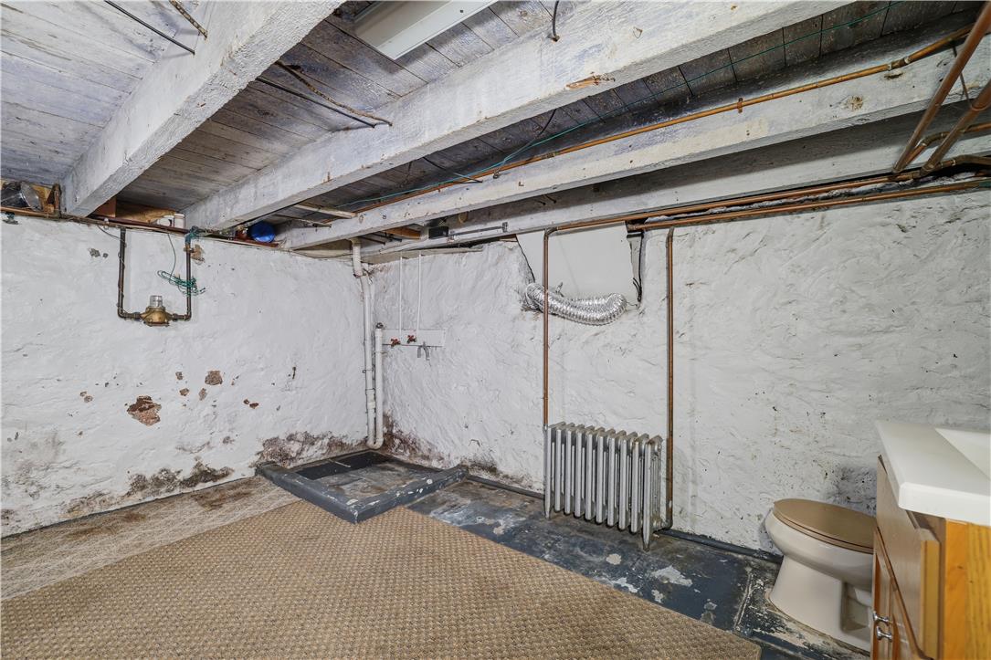 242 Hudsondale Street Property Photo 24
