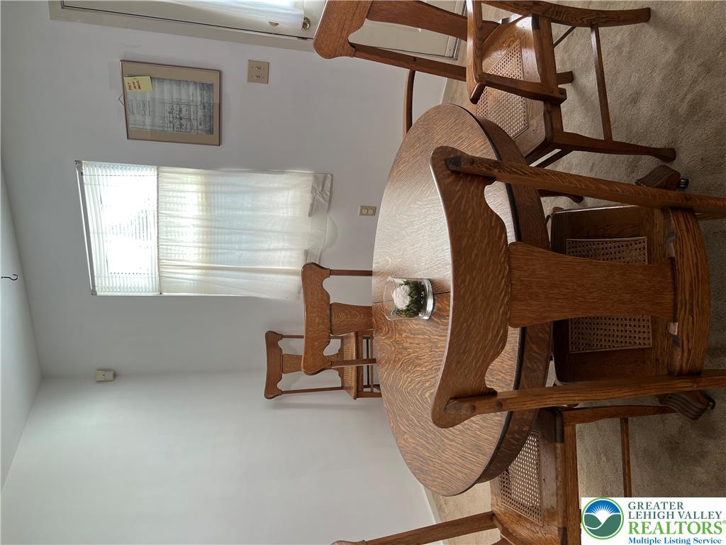 4258 Iroquois Property Photo 4