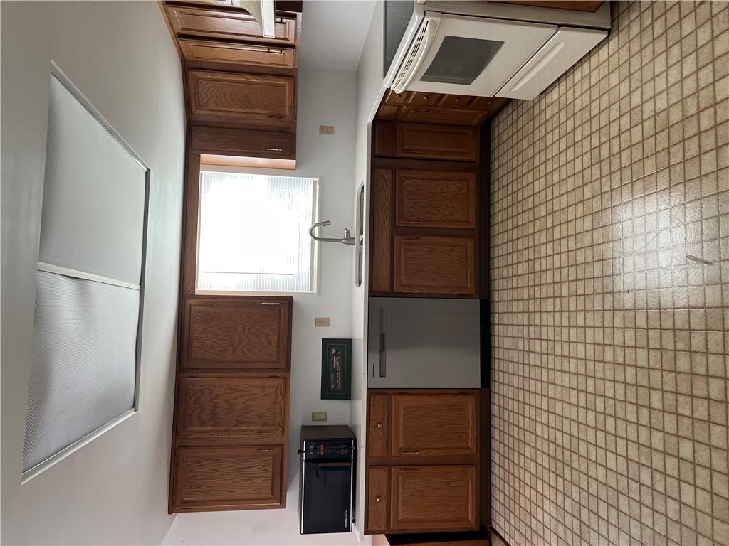 4258 Iroquois Property Photo 8