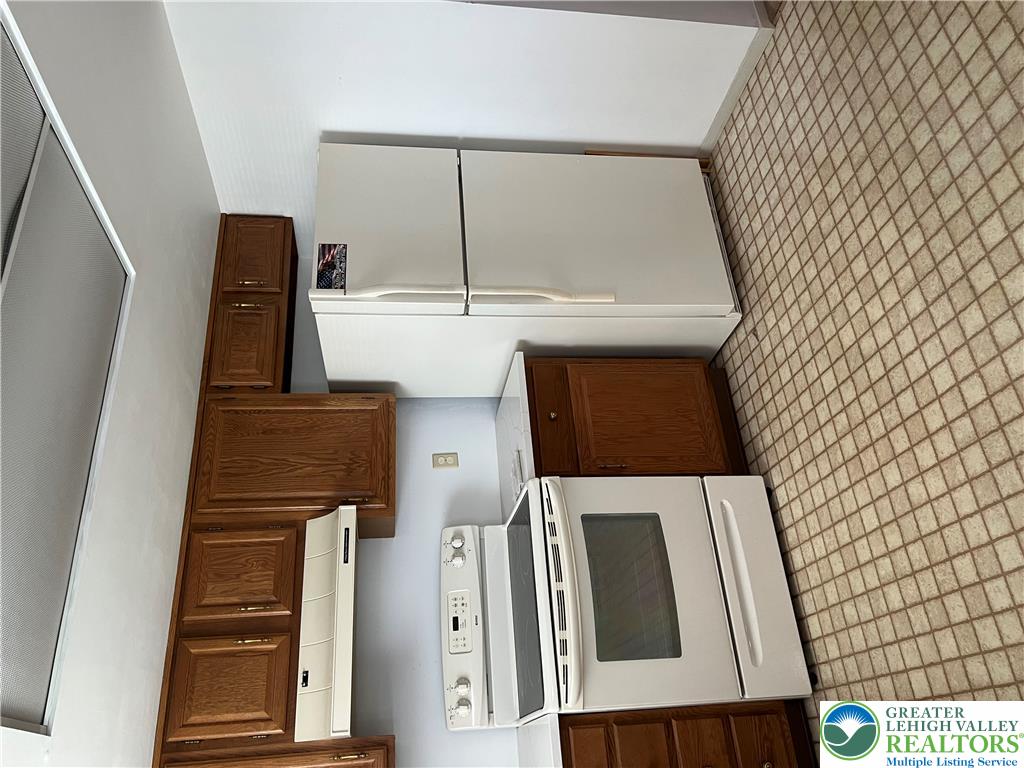 4258 Iroquois Property Photo 9