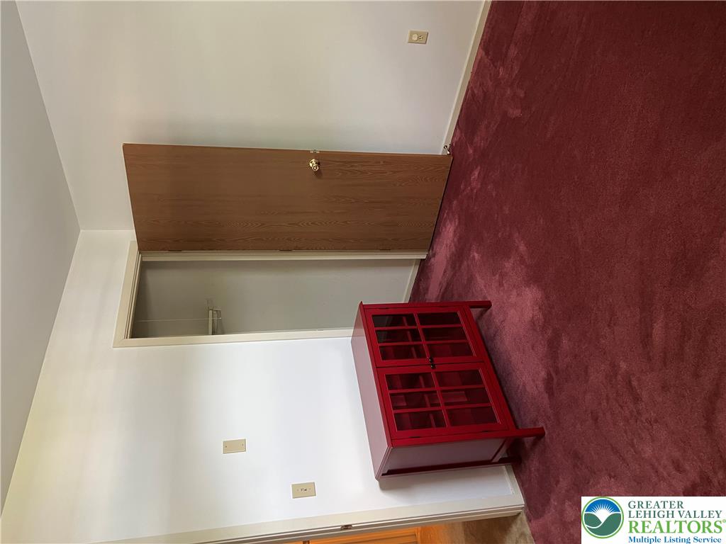 4258 Iroquois Property Photo 16
