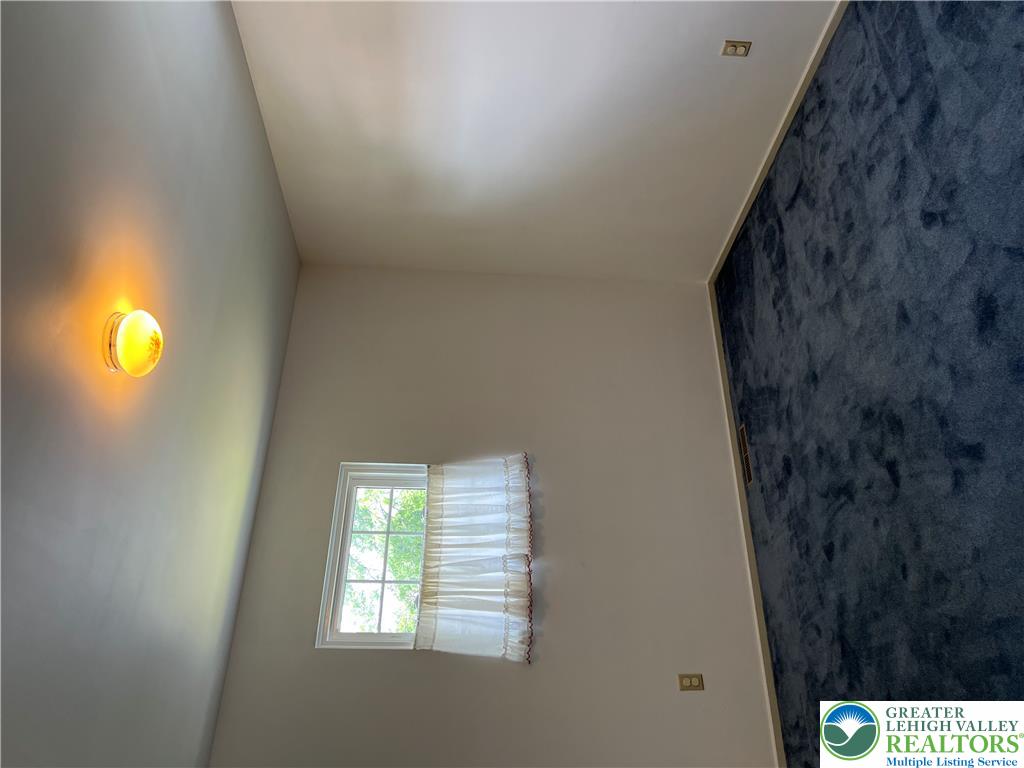 4258 Iroquois Property Photo 19