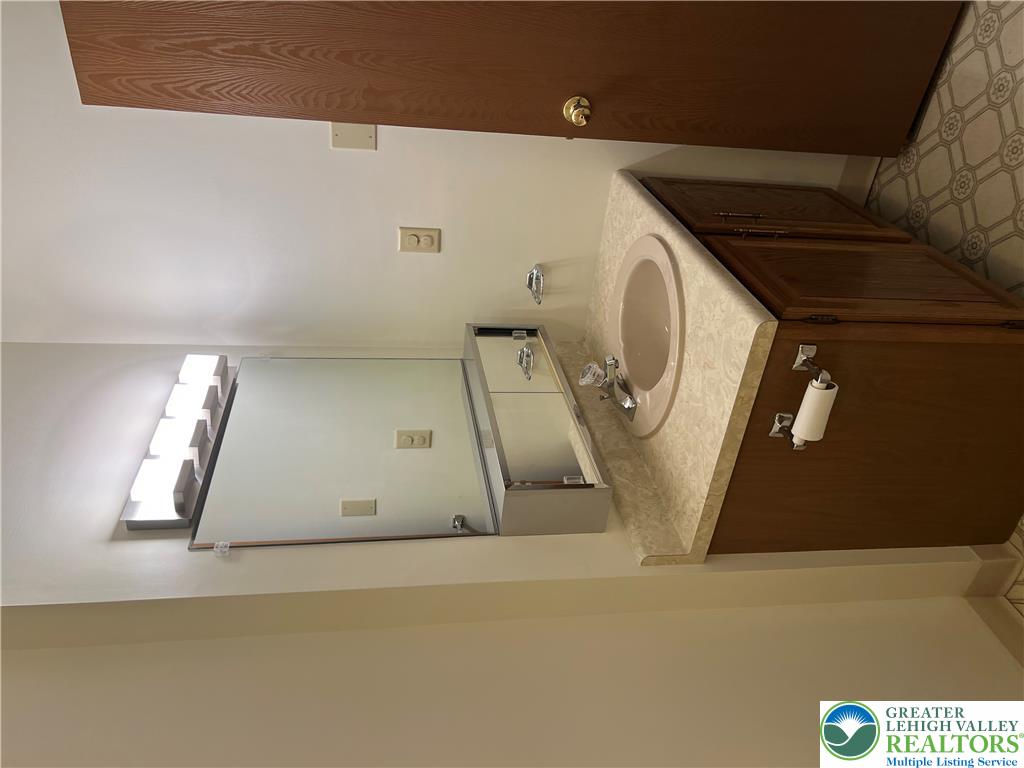 4258 Iroquois Property Photo 21