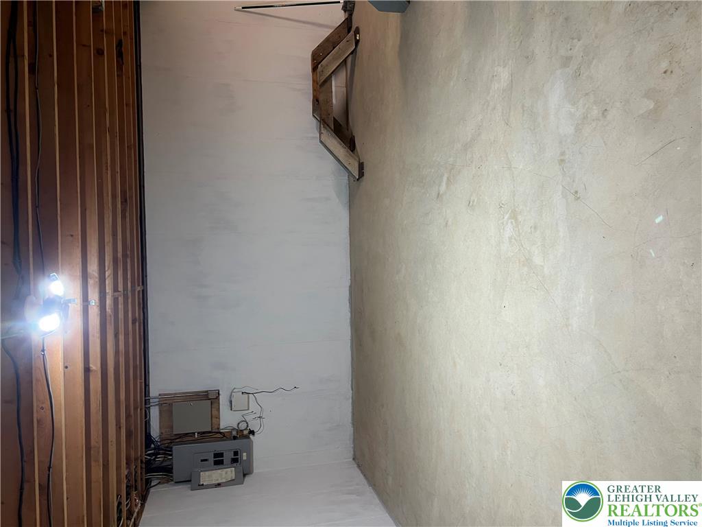 4258 Iroquois Property Photo 25