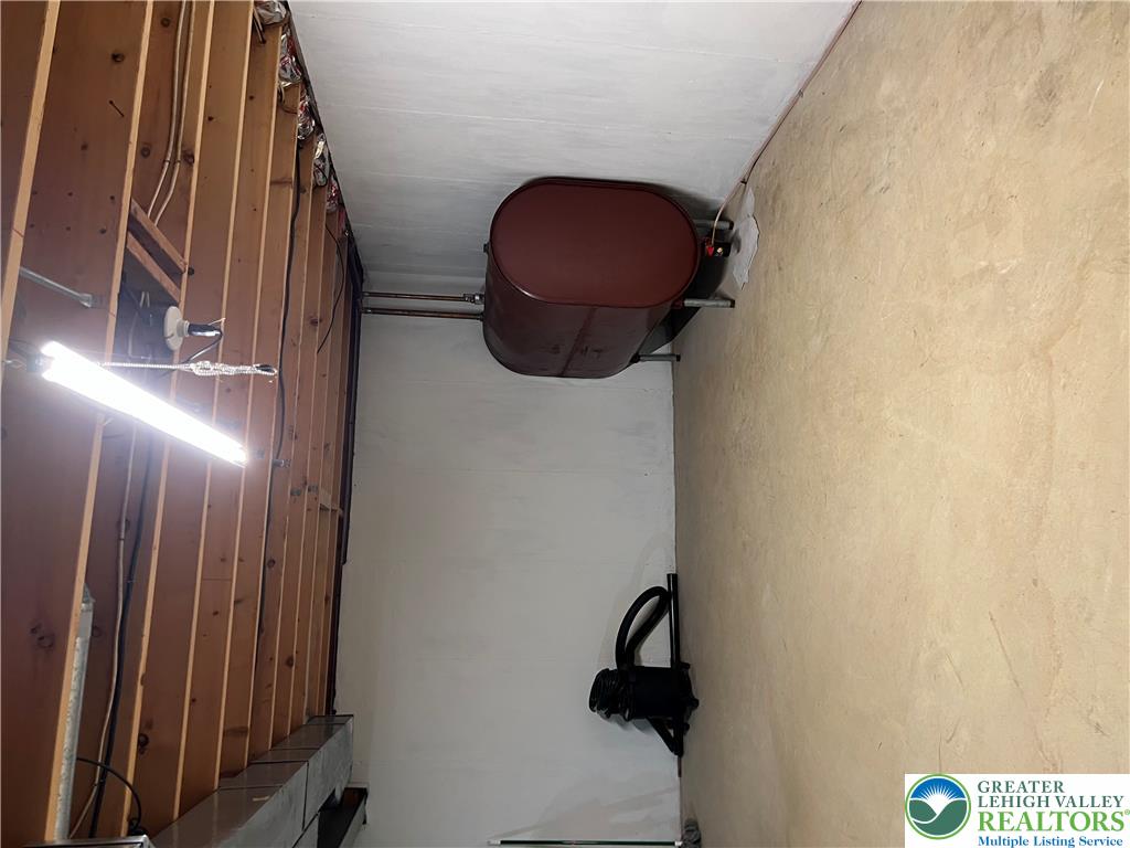 4258 Iroquois Property Photo 28