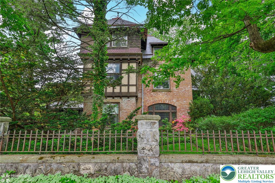 616 2nd Street Property Photo 1