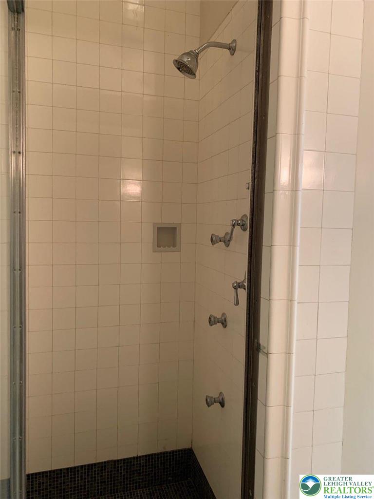 44 North 15th Street 2a Property Photo 13