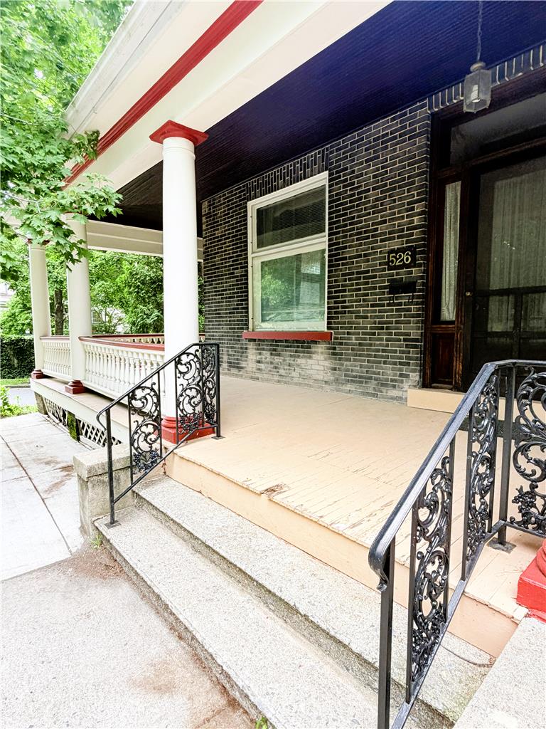 526 Seneca Street Property Photo 4