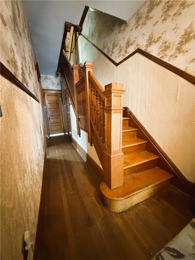526 Seneca Street Property Photo 7