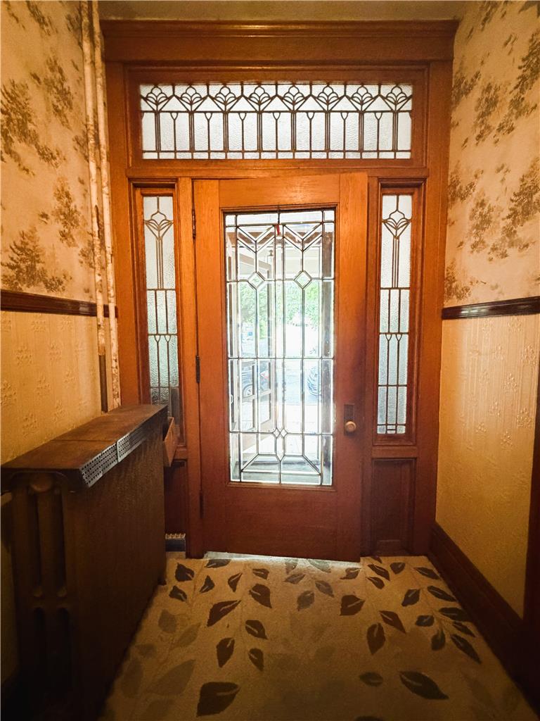 526 Seneca Street Property Photo 8