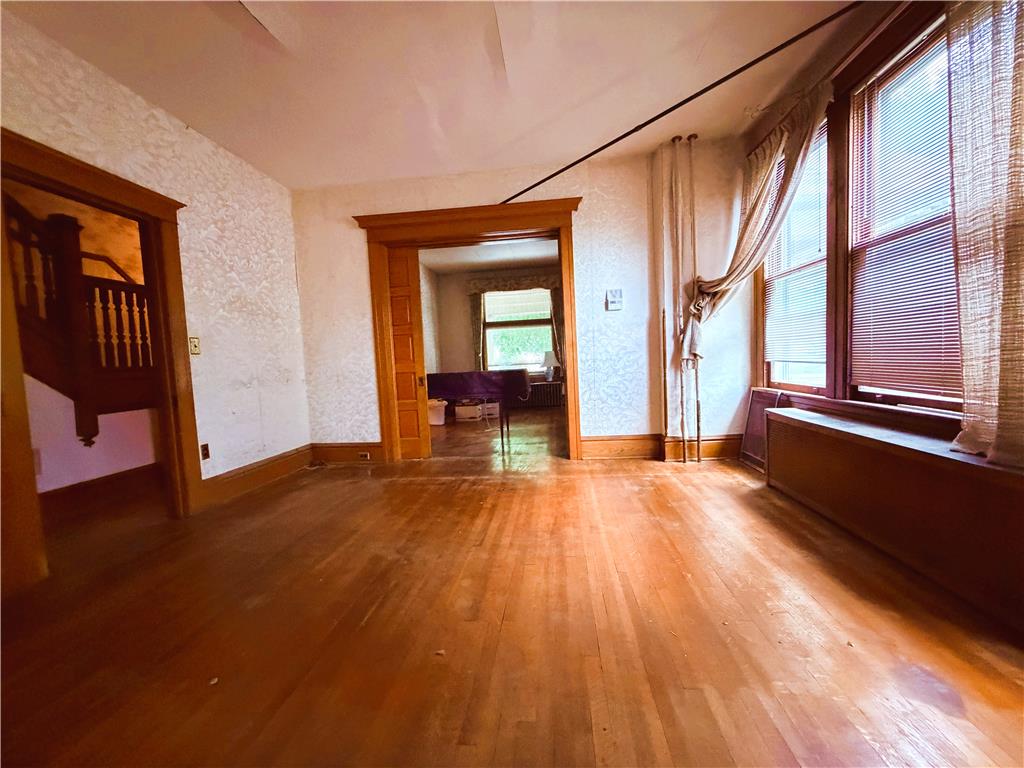 526 Seneca Street Property Photo 9